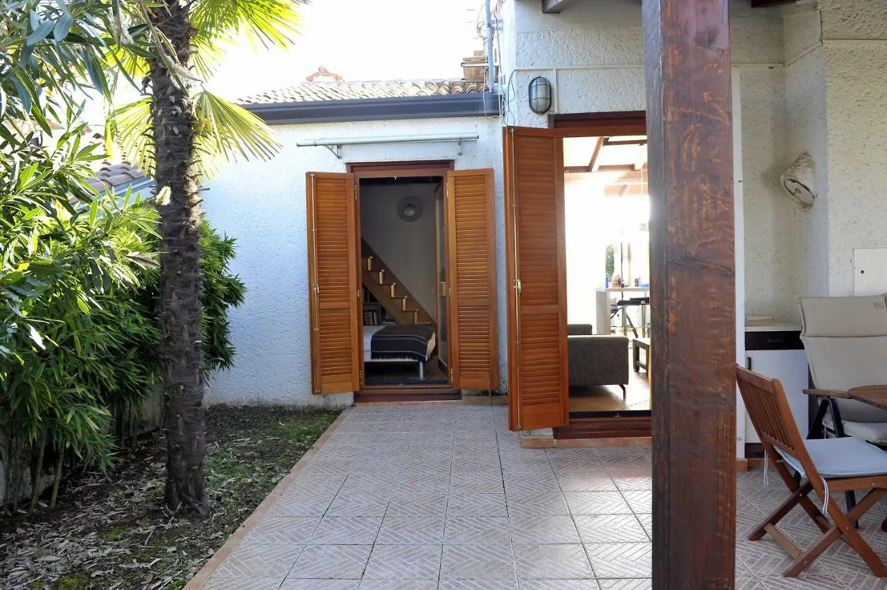 Holiday House Lena Poreč 0*,  Croácia