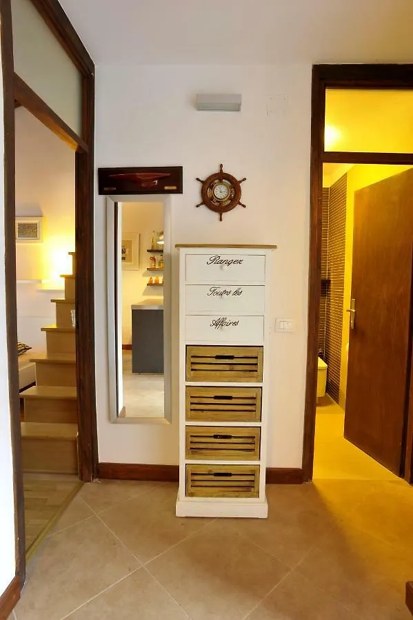 Holiday House Lena Poreč 0*,